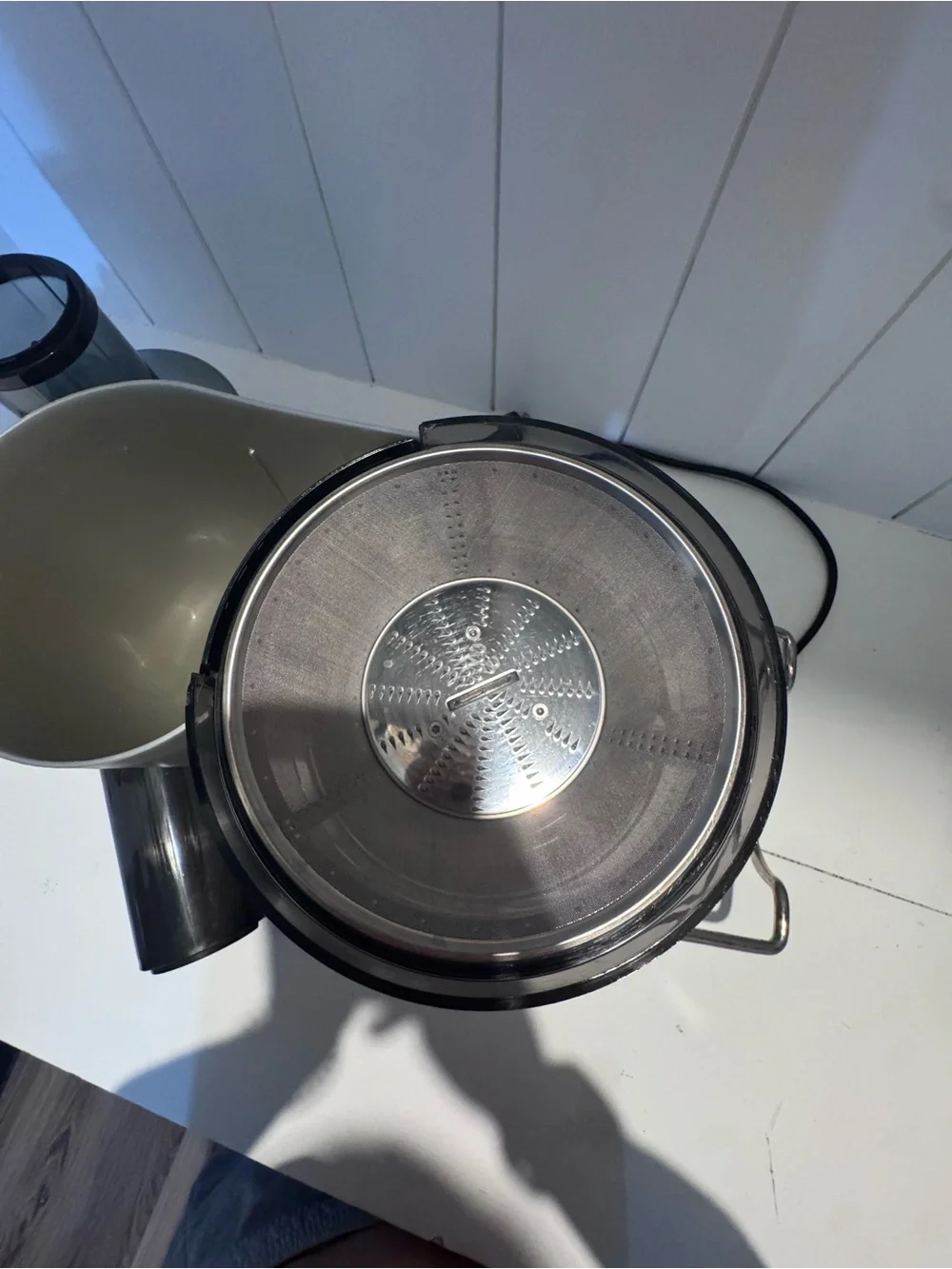 Breville Silver and Black Centrifugal Juice Extractor